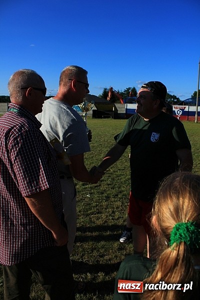 Zdjęcie w galerii na portalu naszraciborz.pl: Świetna zabawa na turnieju sołectw w Rzuchowie. Kornowac z pucharem wójta wiadomości z regionu