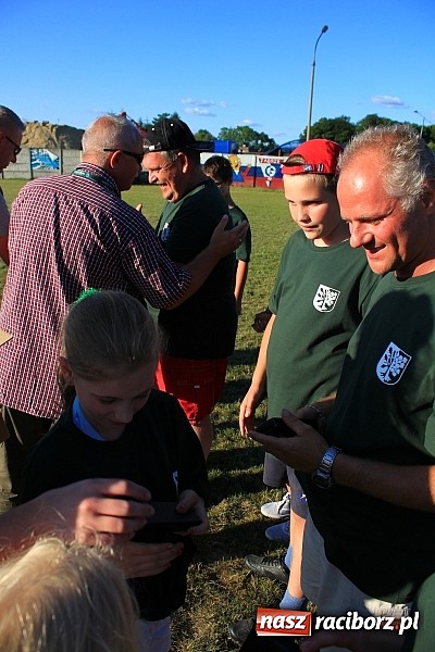 Zdjęcie w galerii na portalu naszraciborz.pl: Świetna zabawa na turnieju sołectw w Rzuchowie. Kornowac z pucharem wójta wiadomości z regionu