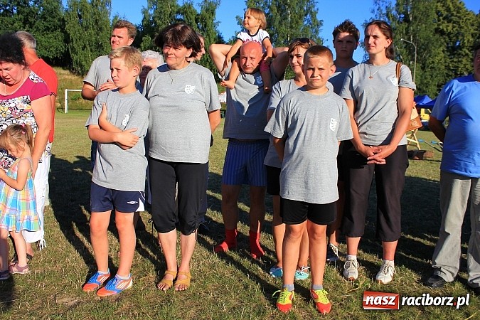 Zdjęcie w galerii na portalu naszraciborz.pl: Świetna zabawa na turnieju sołectw w Rzuchowie. Kornowac z pucharem wójta wiadomości z regionu