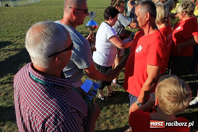 Zdjęcie w galerii na portalu naszraciborz.pl: Świetna zabawa na turnieju sołectw w Rzuchowie. Kornowac z pucharem wójta wiadomości z regionu