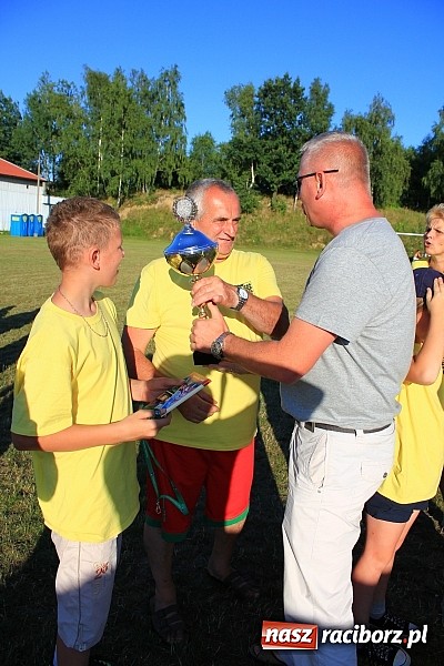 Zdjęcie w galerii na portalu naszraciborz.pl: Świetna zabawa na turnieju sołectw w Rzuchowie. Kornowac z pucharem wójta wiadomości z regionu