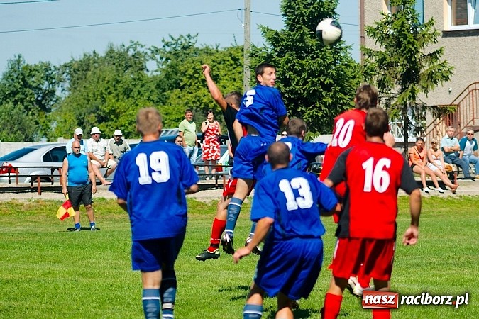 Zdjęcie w galerii na portalu naszraciborz.pl: Trzynaście bramek w urodzinowym sparingu wiadomości z regionu