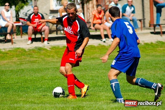 Zdjęcie w galerii na portalu naszraciborz.pl: Trzynaście bramek w urodzinowym sparingu wiadomości z regionu
