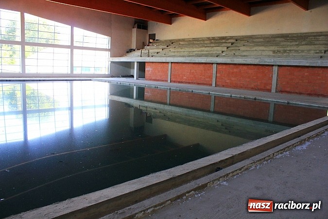 Zdjęcie w galerii na portalu naszraciborz.pl: Jak idzie budowa raciborskiego aquaparku? wiadomości z regionu