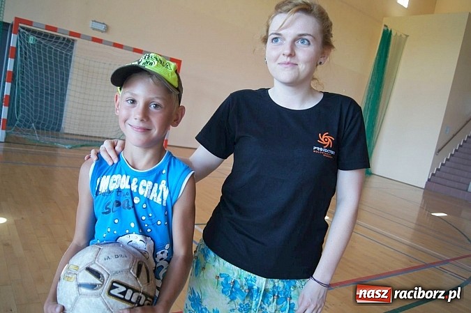 Zdjęcie w galerii na portalu naszraciborz.pl: Studenci z PROJEKTORA w Rudniku wiadomości z regionu