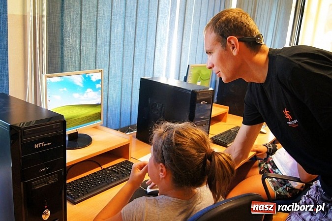 Zdjęcie w galerii na portalu naszraciborz.pl: Studenci z PROJEKTORA w Rudniku wiadomości z regionu