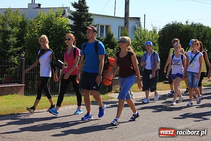 Zdjęcie w galerii na portalu naszraciborz.pl: Już 25. raz pielgrzymują na Jasną Górę wiadomości z regionu