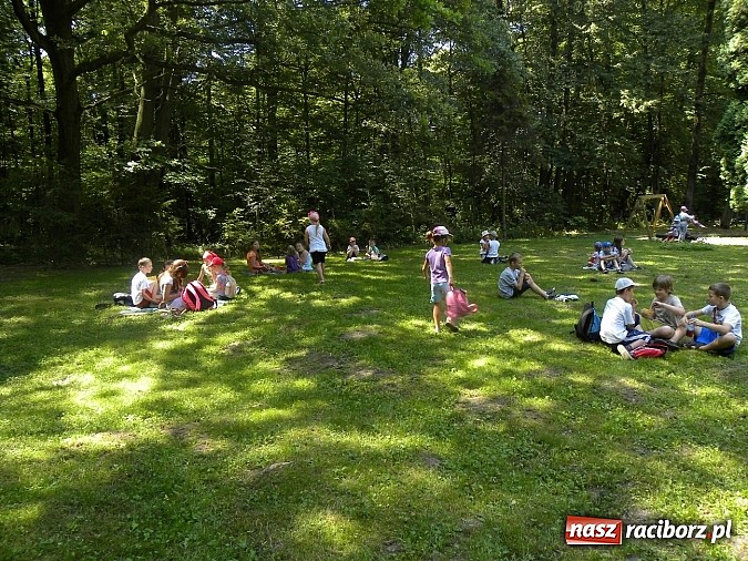 Zdjęcie w galerii na portalu naszraciborz.pl: Piknik w Zaczarowanym Ogrodzie wiadomości z regionu