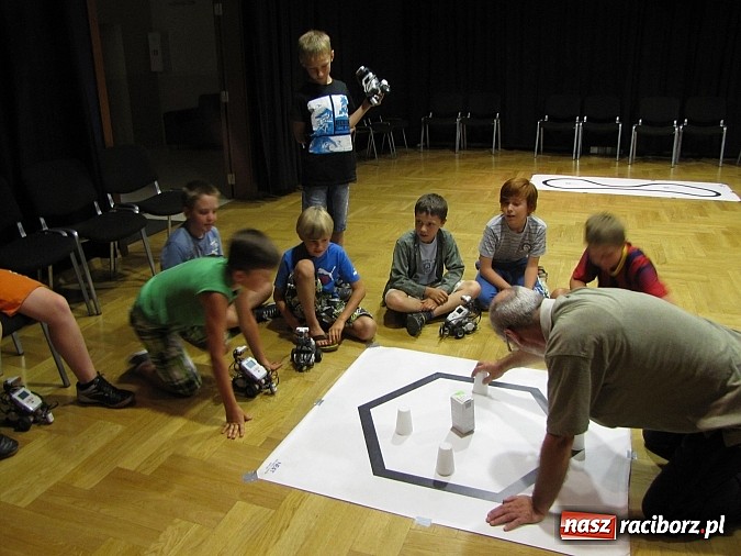 Zdjęcie w galerii na portalu naszraciborz.pl: Fascynujące warsztaty robotyki w RCK-u wiadomości z regionu