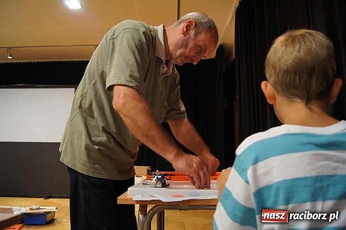 Zdjęcie w galerii na portalu naszraciborz.pl: Fascynujące warsztaty robotyki w RCK-u wiadomości z regionu