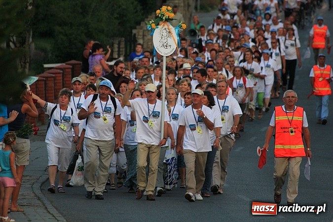 Zdjęcie w galerii na portalu naszraciborz.pl: Pielgrzymi szczęśliwie wrócili do domu wiadomości z regionu