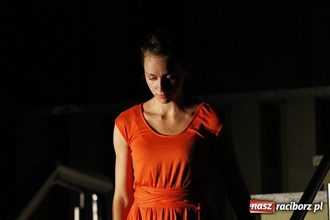 Zdjęcie w galerii na portalu naszraciborz.pl: Jeger Theatre wystawił CUERPO wiadomości z regionu