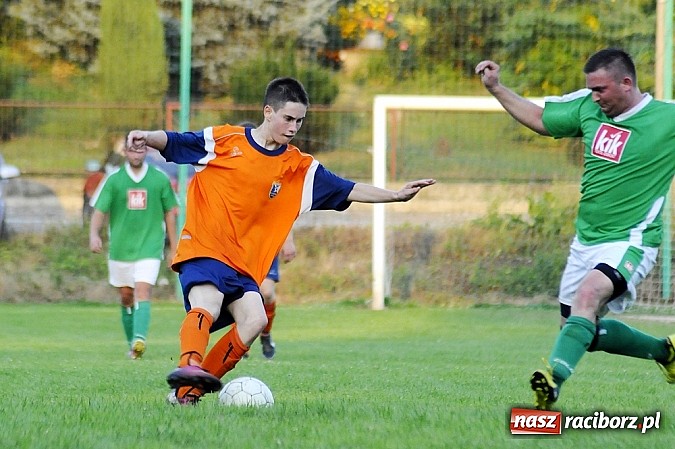Zdjęcie w galerii na portalu naszraciborz.pl: LKS Gamów z pucharem wójta wiadomości z regionu
