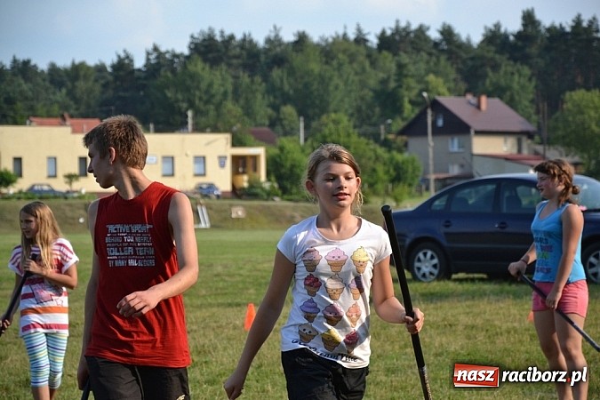 Zdjęcie w galerii na portalu naszraciborz.pl: Kowboje, ciuchcia i mnóstwo zabawy – Akcja Lato w Jankowicach trwa! wiadomości z regionu