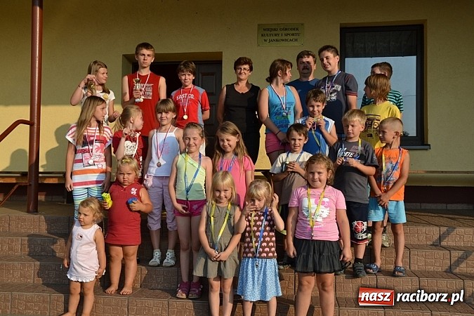 Zdjęcie w galerii na portalu naszraciborz.pl: Kowboje, ciuchcia i mnóstwo zabawy – Akcja Lato w Jankowicach trwa! wiadomości z regionu