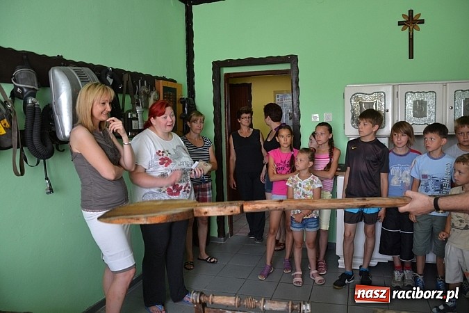 Zdjęcie w galerii na portalu naszraciborz.pl: Kowboje, ciuchcia i mnóstwo zabawy – Akcja Lato w Jankowicach trwa! wiadomości z regionu