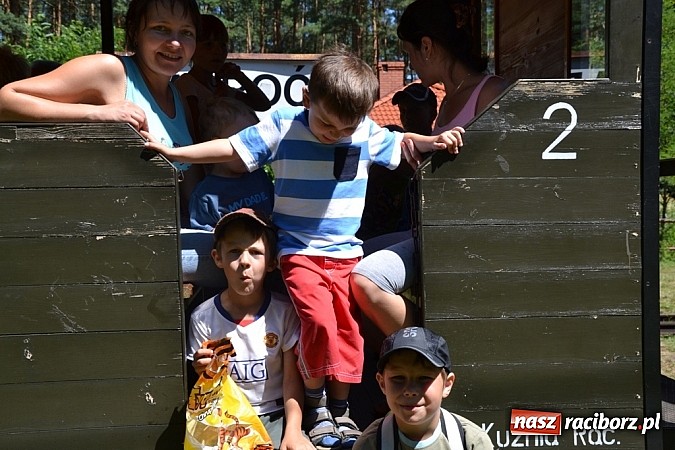 Zdjęcie w galerii na portalu naszraciborz.pl: Kowboje, ciuchcia i mnóstwo zabawy – Akcja Lato w Jankowicach trwa! wiadomości z regionu