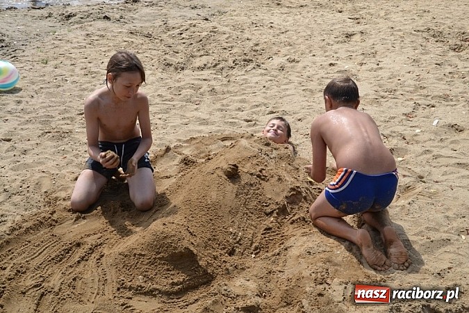 Zdjęcie w galerii na portalu naszraciborz.pl: Kowboje, ciuchcia i mnóstwo zabawy – Akcja Lato w Jankowicach trwa! wiadomości z regionu