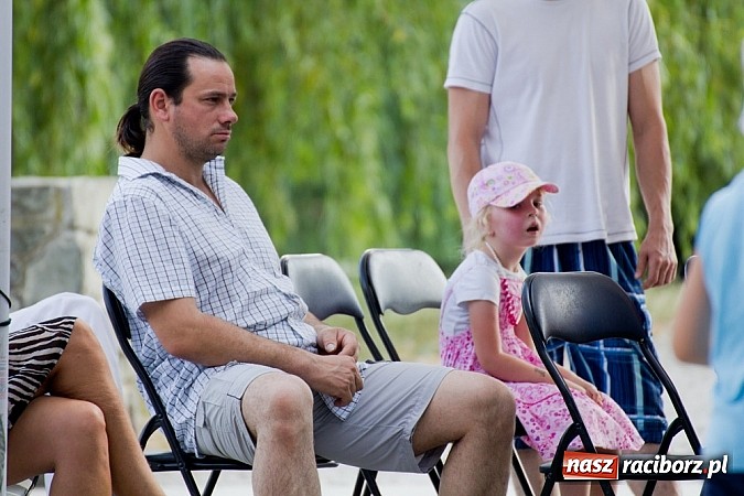 Zdjęcie w galerii na portalu naszraciborz.pl: Damski Kwartet Wiolonczelowy zagrał w muszelce wiadomości z regionu