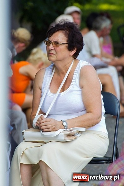 Zdjęcie w galerii na portalu naszraciborz.pl: Damski Kwartet Wiolonczelowy zagrał w muszelce wiadomości z regionu