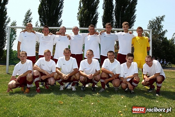 Zdjęcie w galerii na portalu naszraciborz.pl: Zjazd Wojnowiczan: Mecz LZS kontra reszta Wojnowic zakończony remisem wiadomości z regionu