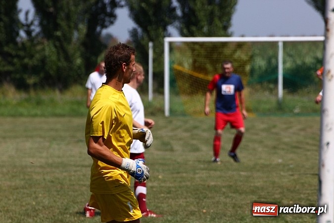 Zdjęcie w galerii na portalu naszraciborz.pl: Zjazd Wojnowiczan: Mecz LZS kontra reszta Wojnowic zakończony remisem wiadomości z regionu