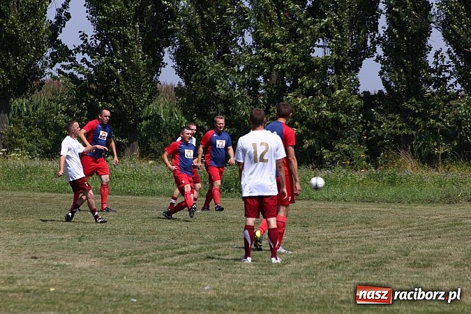 Zdjęcie w galerii na portalu naszraciborz.pl: Zjazd Wojnowiczan: Mecz LZS kontra reszta Wojnowic zakończony remisem wiadomości z regionu