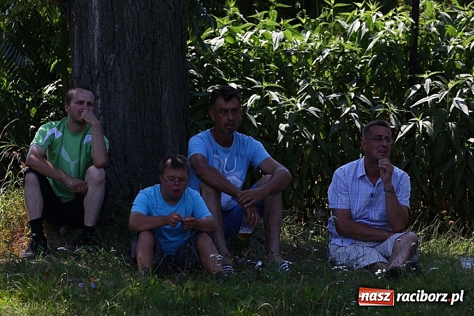 Zdjęcie w galerii na portalu naszraciborz.pl: Zjazd Wojnowiczan: Mecz LZS kontra reszta Wojnowic zakończony remisem wiadomości z regionu