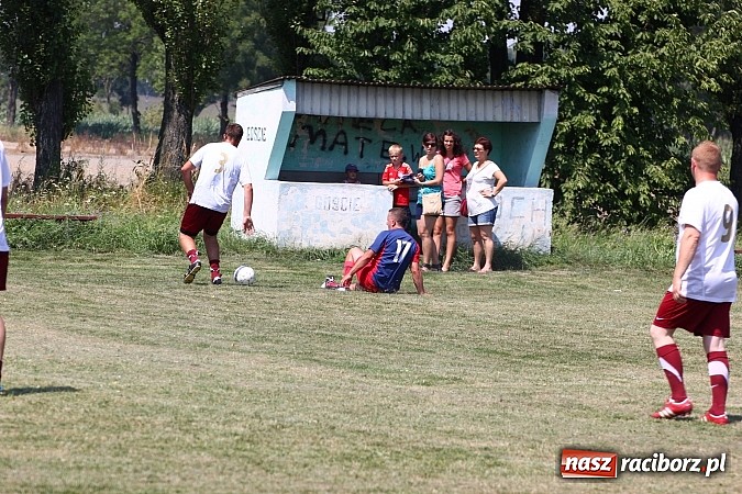 Zdjęcie w galerii na portalu naszraciborz.pl: Zjazd Wojnowiczan: Mecz LZS kontra reszta Wojnowic zakończony remisem wiadomości z regionu