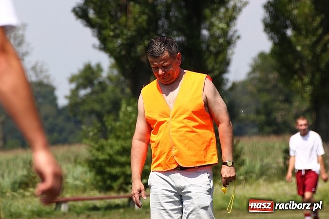 Zdjęcie w galerii na portalu naszraciborz.pl: Zjazd Wojnowiczan: Mecz LZS kontra reszta Wojnowic zakończony remisem wiadomości z regionu