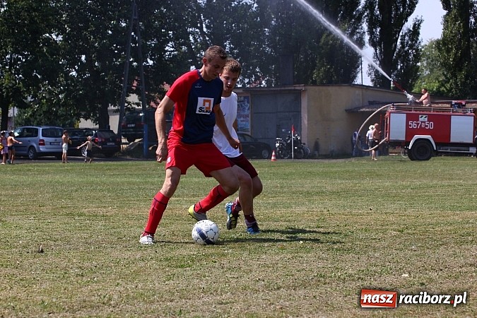 Zdjęcie w galerii na portalu naszraciborz.pl: Zjazd Wojnowiczan: Mecz LZS kontra reszta Wojnowic zakończony remisem wiadomości z regionu