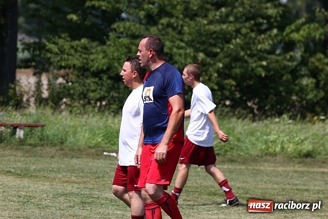 Zdjęcie w galerii na portalu naszraciborz.pl: Zjazd Wojnowiczan: Mecz LZS kontra reszta Wojnowic zakończony remisem wiadomości z regionu