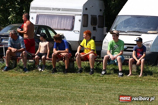 Zdjęcie w galerii na portalu naszraciborz.pl: Zjazd Wojnowiczan: Mecz LZS kontra reszta Wojnowic zakończony remisem wiadomości z regionu