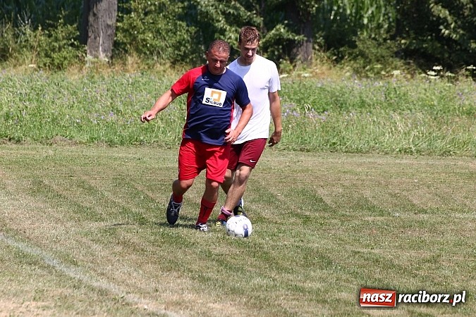 Zdjęcie w galerii na portalu naszraciborz.pl: Zjazd Wojnowiczan: Mecz LZS kontra reszta Wojnowic zakończony remisem wiadomości z regionu