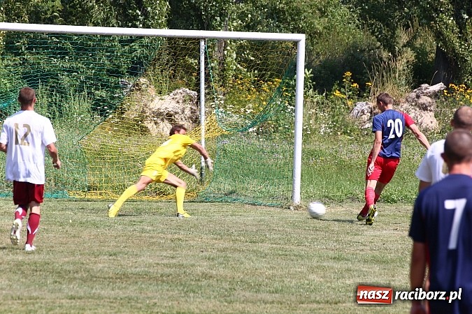 Zdjęcie w galerii na portalu naszraciborz.pl: Zjazd Wojnowiczan: Mecz LZS kontra reszta Wojnowic zakończony remisem wiadomości z regionu