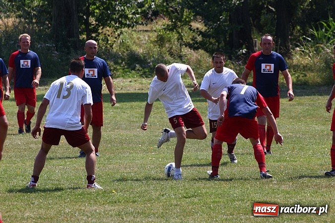 Zdjęcie w galerii na portalu naszraciborz.pl: Zjazd Wojnowiczan: Mecz LZS kontra reszta Wojnowic zakończony remisem wiadomości z regionu