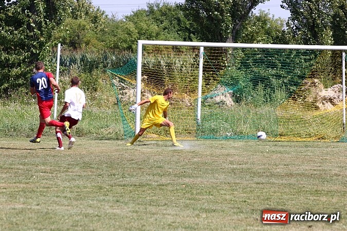 Zdjęcie w galerii na portalu naszraciborz.pl: Zjazd Wojnowiczan: Mecz LZS kontra reszta Wojnowic zakończony remisem wiadomości z regionu