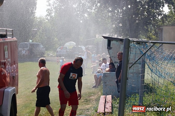 Zdjęcie w galerii na portalu naszraciborz.pl: Zjazd Wojnowiczan: Mecz LZS kontra reszta Wojnowic zakończony remisem wiadomości z regionu