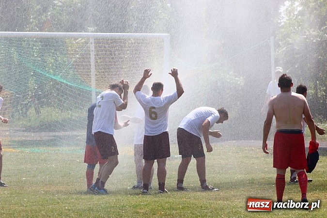 Zdjęcie w galerii na portalu naszraciborz.pl: Zjazd Wojnowiczan: Mecz LZS kontra reszta Wojnowic zakończony remisem wiadomości z regionu