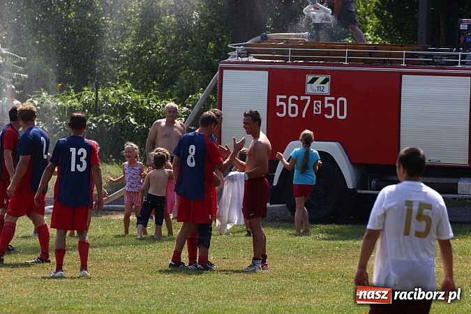 Zdjęcie w galerii na portalu naszraciborz.pl: Zjazd Wojnowiczan: Mecz LZS kontra reszta Wojnowic zakończony remisem wiadomości z regionu