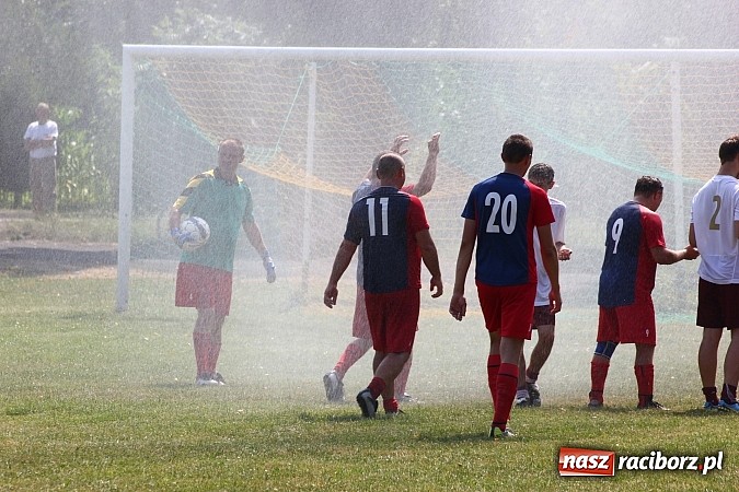 Zdjęcie w galerii na portalu naszraciborz.pl: Zjazd Wojnowiczan: Mecz LZS kontra reszta Wojnowic zakończony remisem wiadomości z regionu