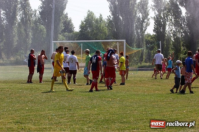 Zdjęcie w galerii na portalu naszraciborz.pl: Zjazd Wojnowiczan: Mecz LZS kontra reszta Wojnowic zakończony remisem wiadomości z regionu