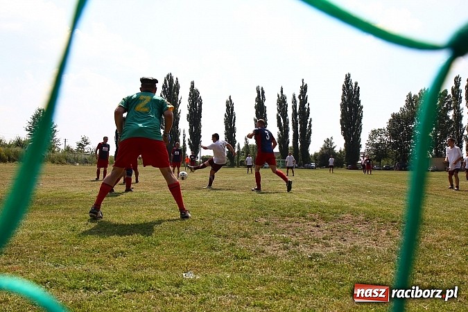 Zdjęcie w galerii na portalu naszraciborz.pl: Zjazd Wojnowiczan: Mecz LZS kontra reszta Wojnowic zakończony remisem wiadomości z regionu
