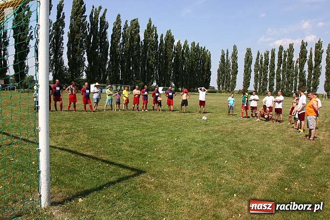 Zdjęcie w galerii na portalu naszraciborz.pl: Zjazd Wojnowiczan: Mecz LZS kontra reszta Wojnowic zakończony remisem wiadomości z regionu