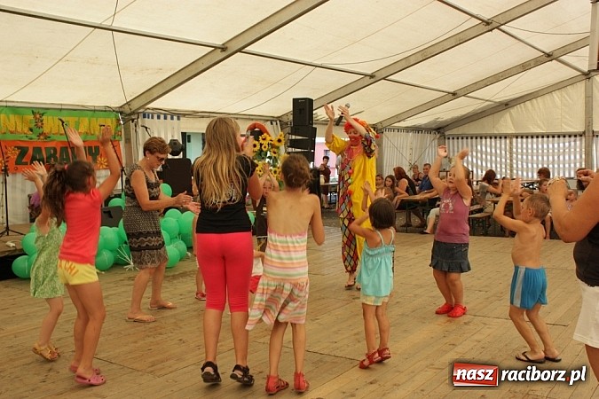 Zdjęcie w galerii na portalu naszraciborz.pl: Upalna niedziela w Krzanowicach - piknik familijny na dni miasta wiadomości z regionu