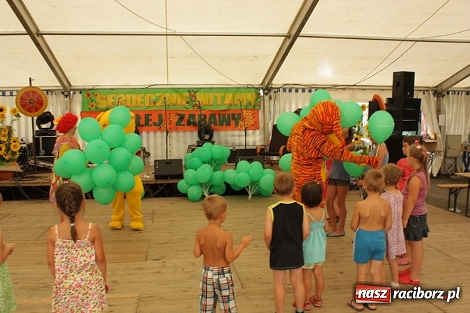 Zdjęcie w galerii na portalu naszraciborz.pl: Upalna niedziela w Krzanowicach - piknik familijny na dni miasta wiadomości z regionu