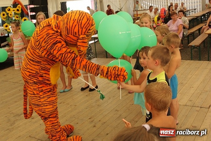 Zdjęcie w galerii na portalu naszraciborz.pl: Upalna niedziela w Krzanowicach - piknik familijny na dni miasta wiadomości z regionu