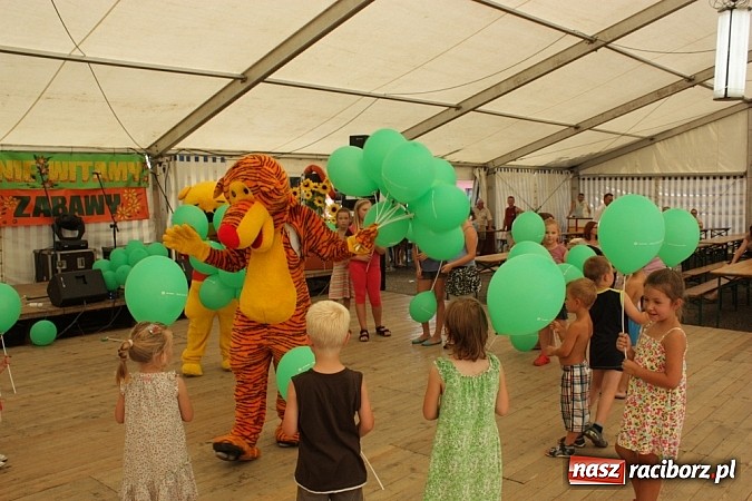Zdjęcie w galerii na portalu naszraciborz.pl: Upalna niedziela w Krzanowicach - piknik familijny na dni miasta wiadomości z regionu