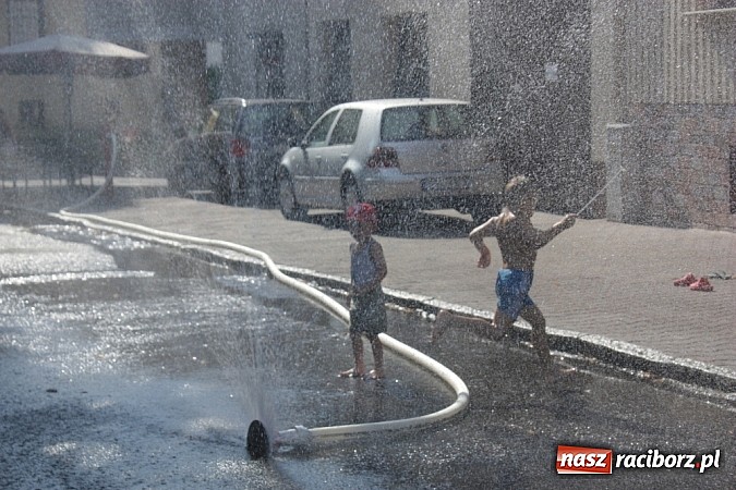 Zdjęcie w galerii na portalu naszraciborz.pl: Upalna niedziela w Krzanowicach - piknik familijny na dni miasta wiadomości z regionu