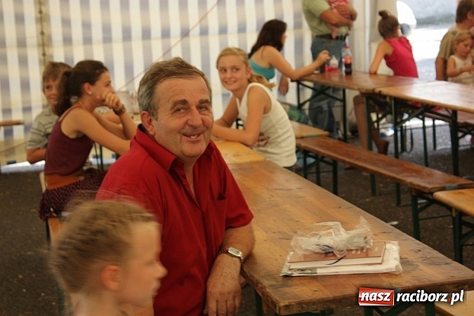 Zdjęcie w galerii na portalu naszraciborz.pl: Upalna niedziela w Krzanowicach - piknik familijny na dni miasta wiadomości z regionu